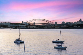 Kanangra - A Superb House on Sydney Harbour, Sydney